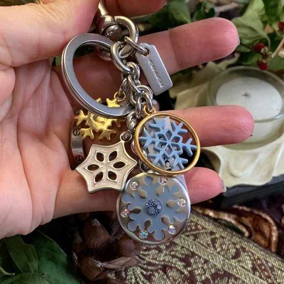 Authentic COACH Enamel & Metal snowflake 5" keychain - Picture 5 of 6